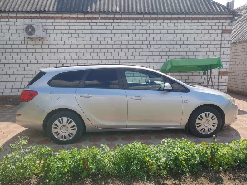 Opel Astra 2011 - 8