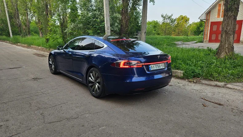 Tesla Model S 2019 - 2