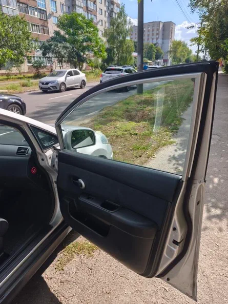 Nissan Tiida 2008 - 6