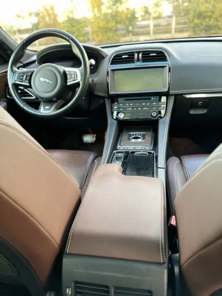 Jaguar F-Pace 2018 - 10