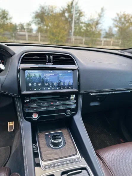 Jaguar F-Pace 2018 - 14