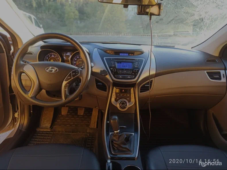 Hyundai Elantra 2013