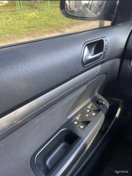 Volkswagen Golf 2011 - 7