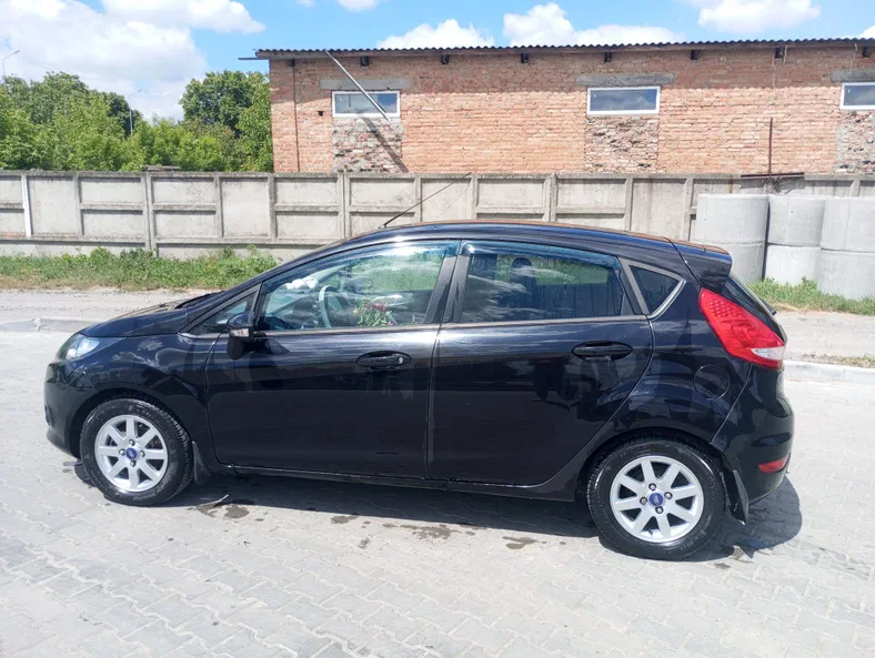 Ford Fiesta 2010 - 3