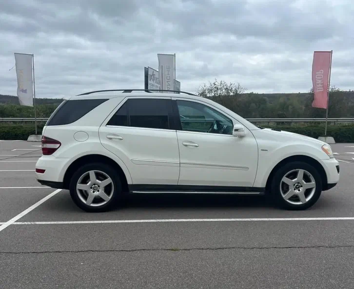 Mercedes-Benz M-Клас 2010 - 3