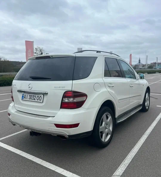 Mercedes-Benz M-Клас 2010 - 6