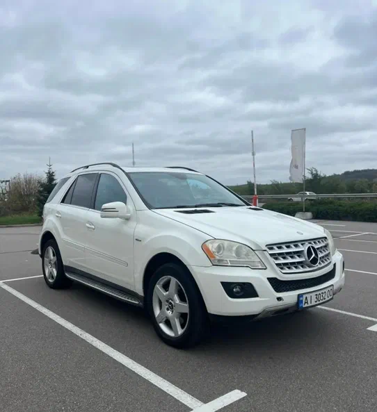 Mercedes-Benz M-Клас 2010 - 1