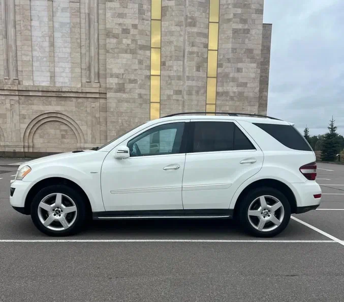 Mercedes-Benz M-Клас 2010 - 4