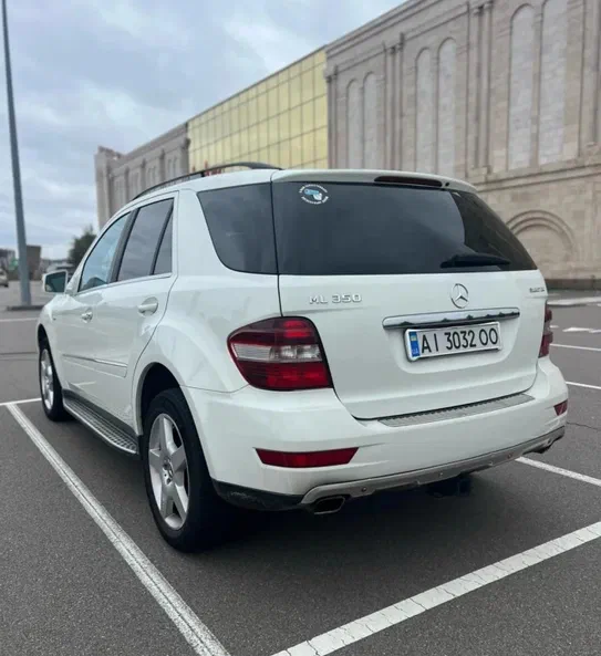 Mercedes-Benz M-Клас 2010 - 7