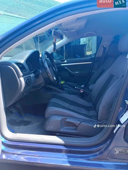 Volkswagen Jetta 2009 - 6