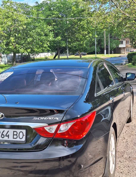 Hyundai Sonata 2011 - 4