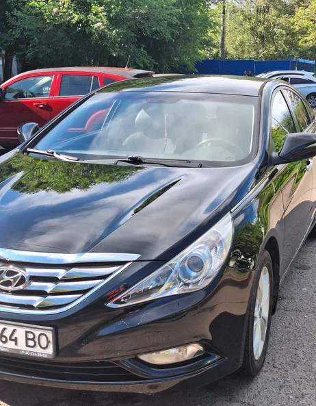 Hyundai Sonata 2011 - 1