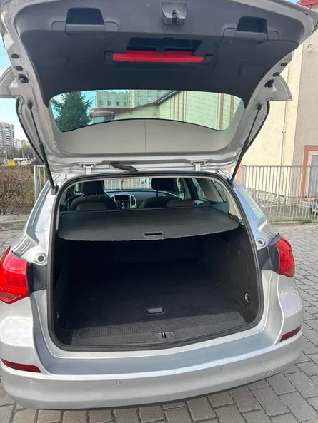 Opel Astra 2011 - 10