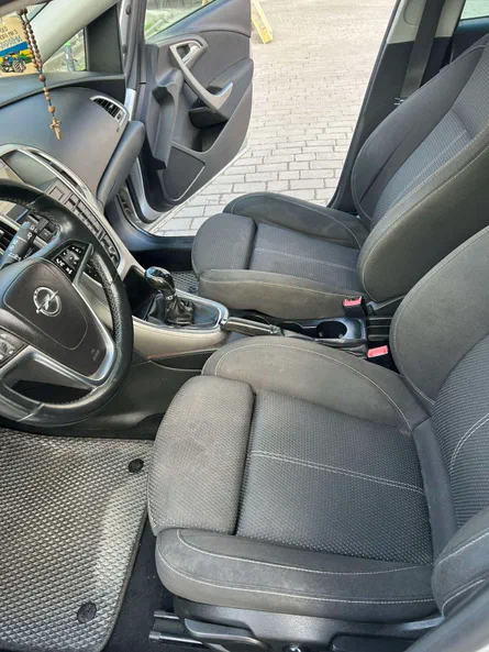 Opel Astra 2011 - 7