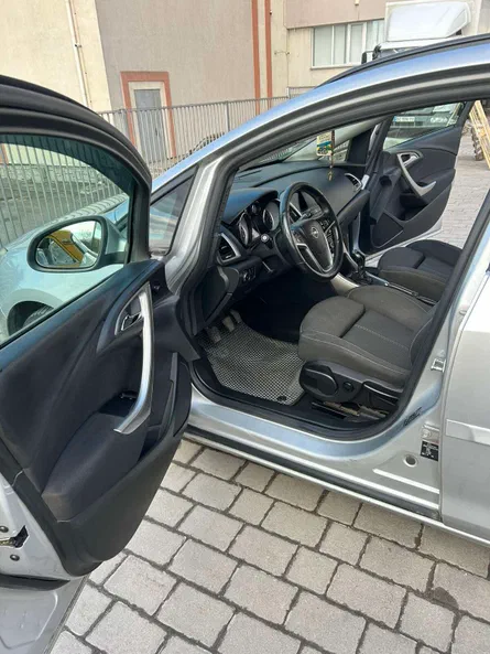 Opel Astra 2011 - 5