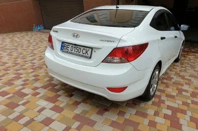 Hyundai Accent 2013 - 8