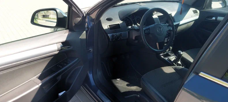 Opel Astra 2009 - 7