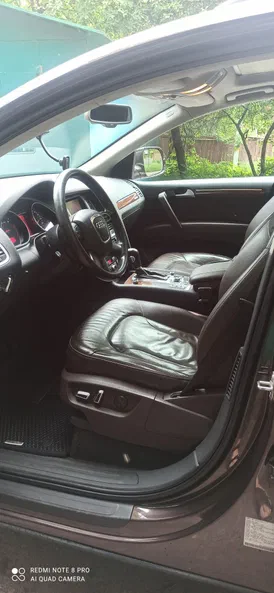 Audi Q7 2010 - 1