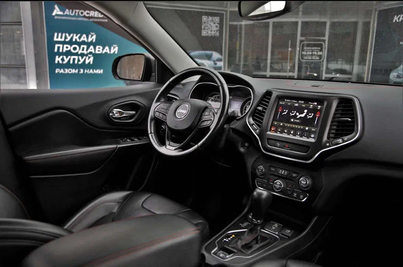 Jeep Cherokee 2019 - 12