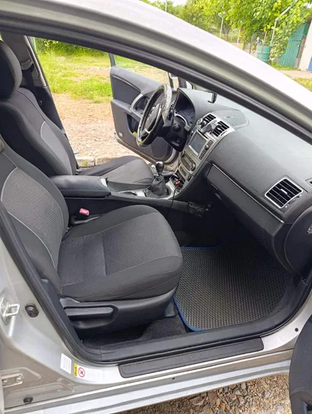 Toyota Avensis 2012 - 4