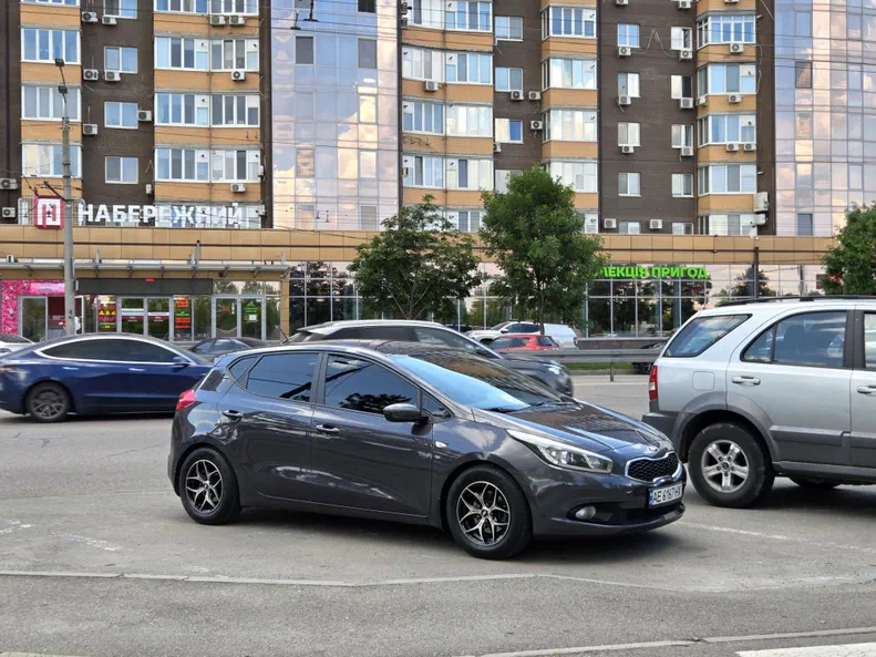 Kia Ceed 2012 - 1