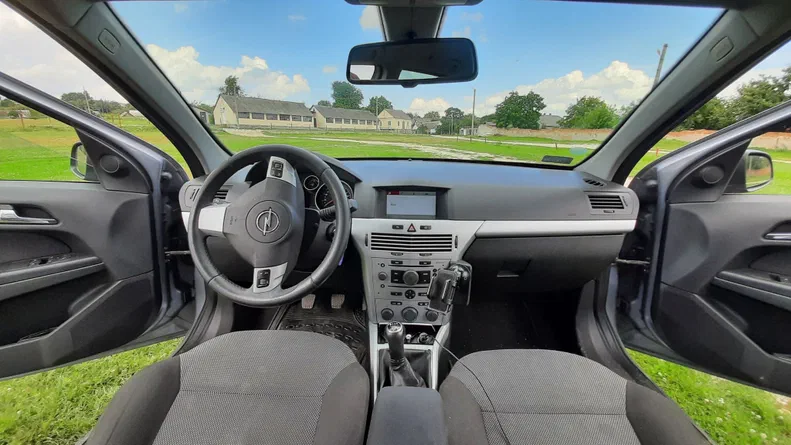Opel Astra 2009 - 11