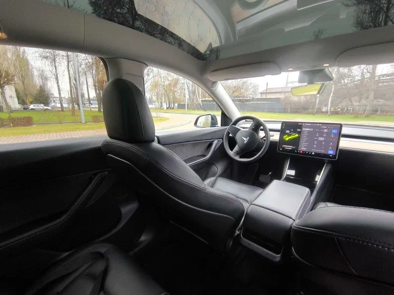 Tesla Model Y 2021 - 13