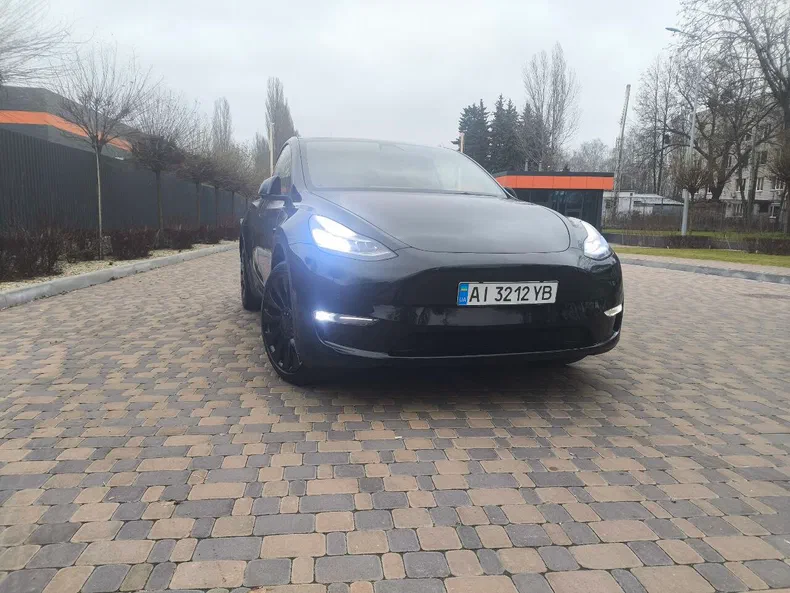 Tesla Model Y 2021 - 4