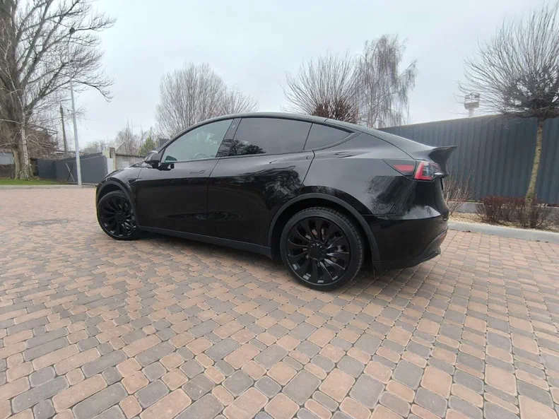 Tesla Model Y 2021 - 10