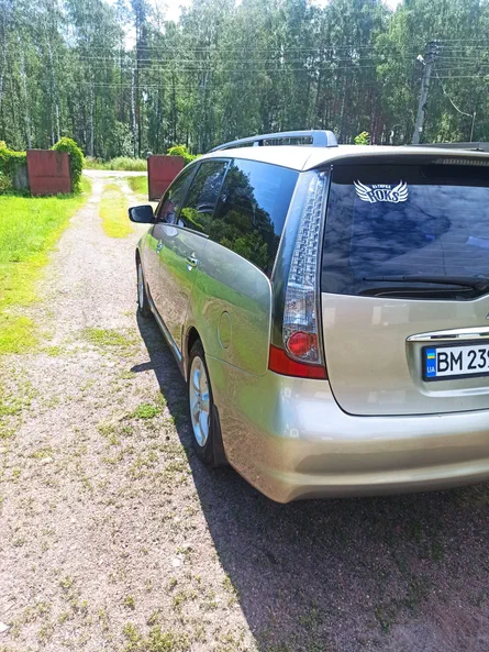 Mitsubishi Grandis 2007 - 8