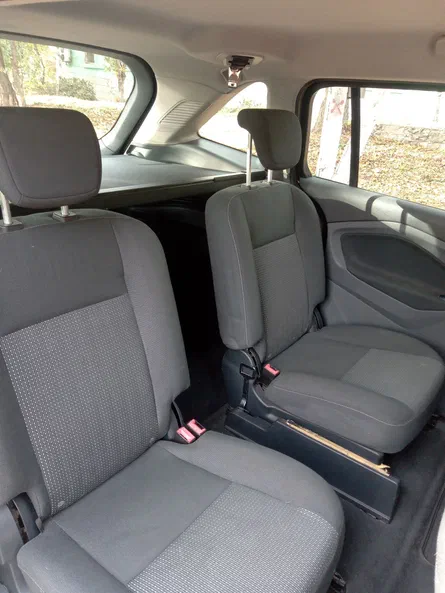 Ford C-MAX 2011 - 16