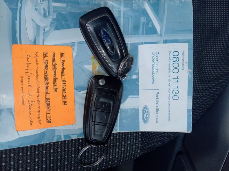 Ford C-MAX 2011 - 17