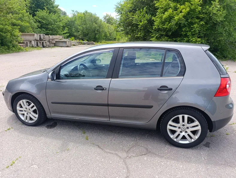 Volkswagen Golf 2004 - 1