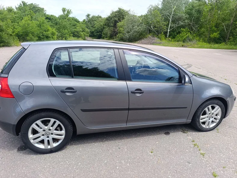 Volkswagen Golf 2004 - 5