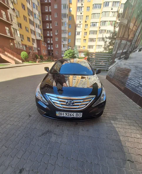 Hyundai Sonata 2011 - 4