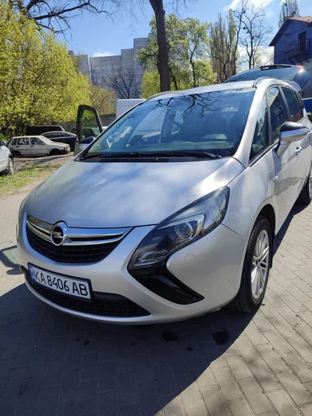 Opel Zafira 2014 - 2