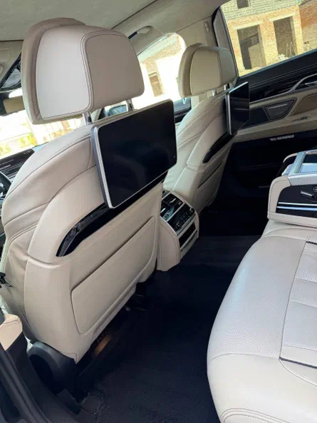 BMW 7 серія 2017 - 15