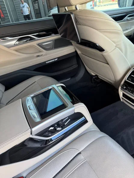 BMW 7 серія 2017 - 14