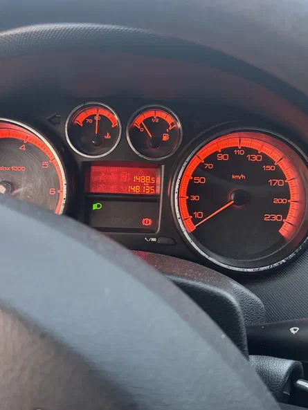 Peugeot 308 2008 - 8