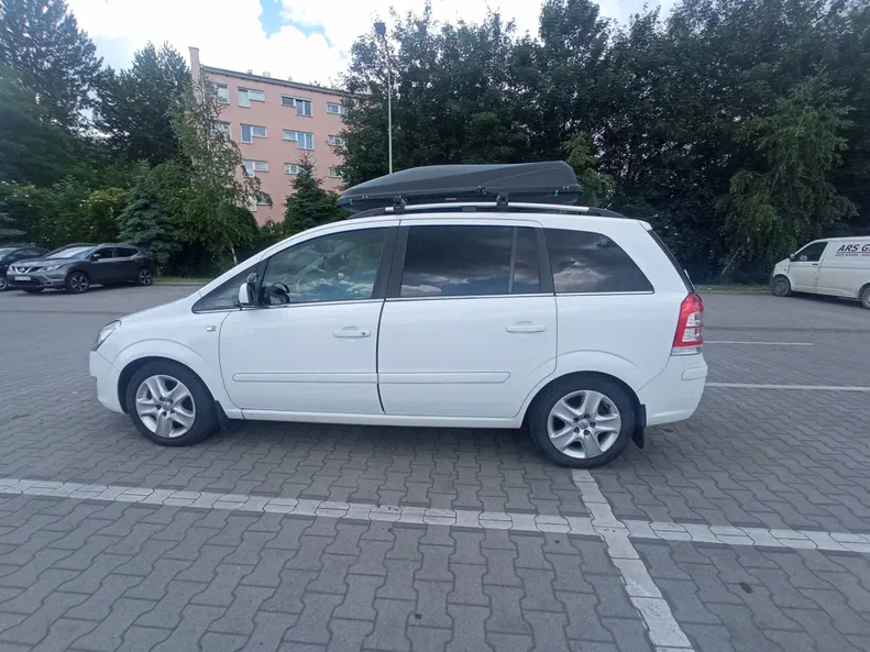 Opel Zafira 2011 - 2