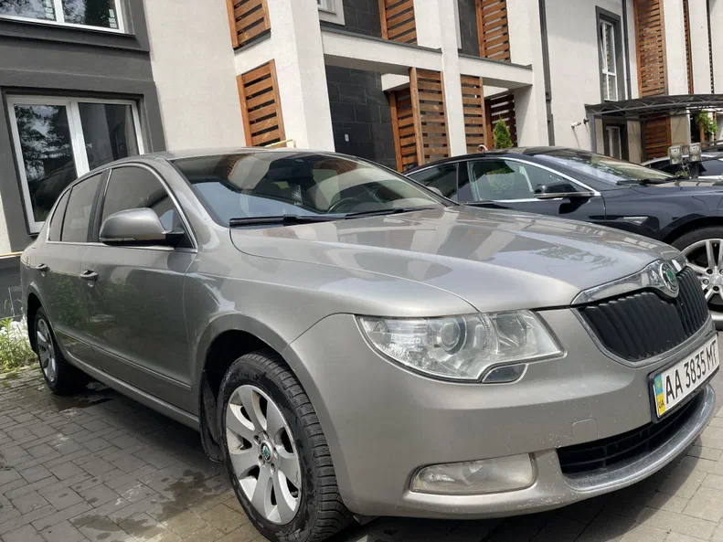 Skoda Superb 2011 - 0