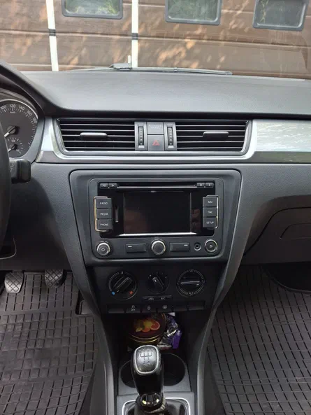 Skoda Rapid 2015 - 16