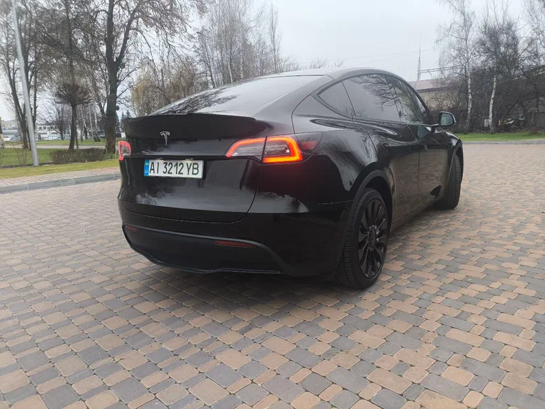 Tesla Model Y 2021 - 24