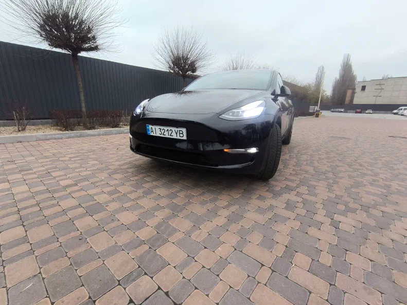 Tesla Model Y 2021 - 16
