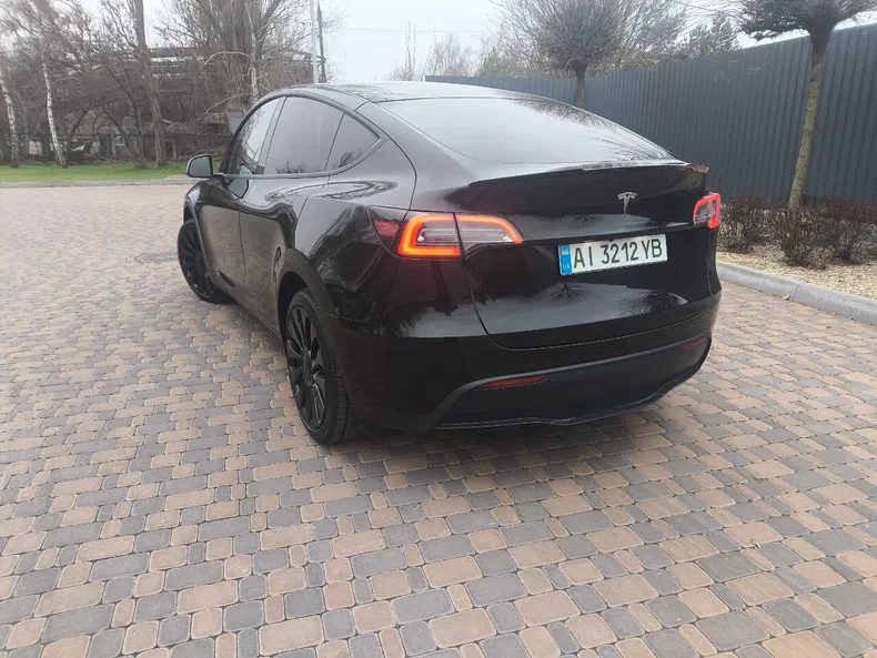 Tesla Model Y 2021 - 23