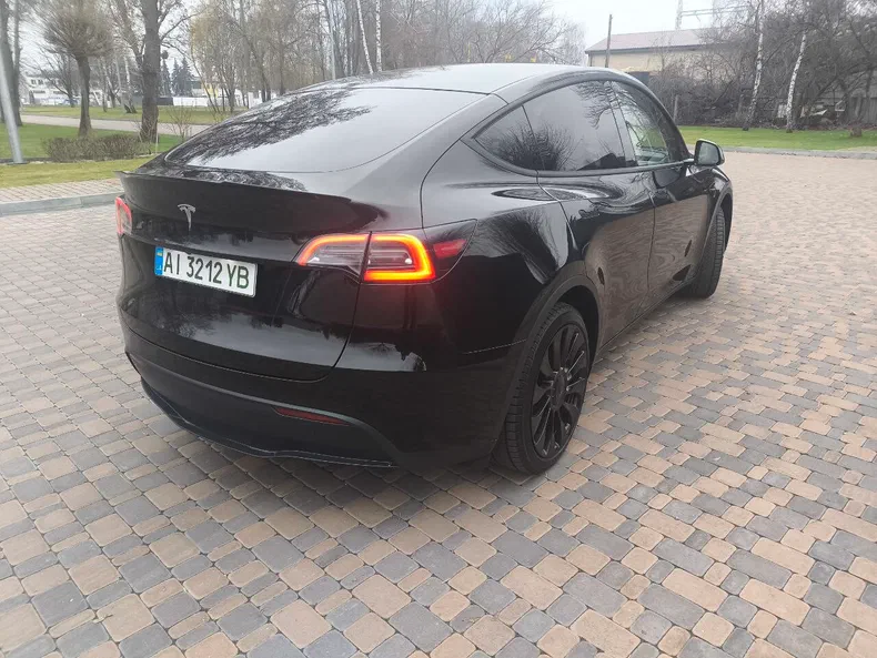 Tesla Model Y 2021 - 22