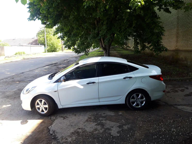 Hyundai Accent 2013 - 4
