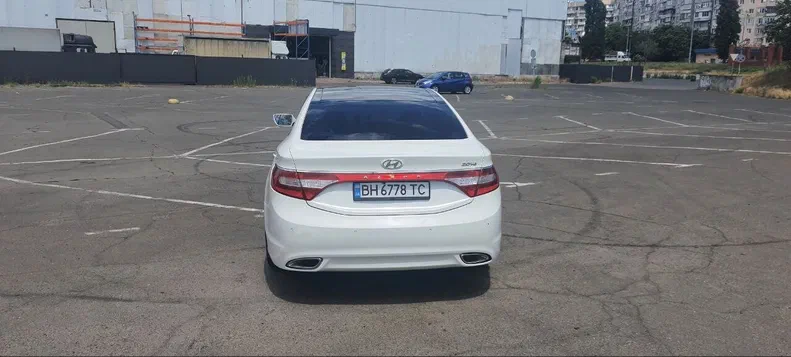 Hyundai Azera 2012 - 3