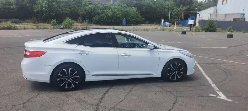 Hyundai Azera 2012 - 4