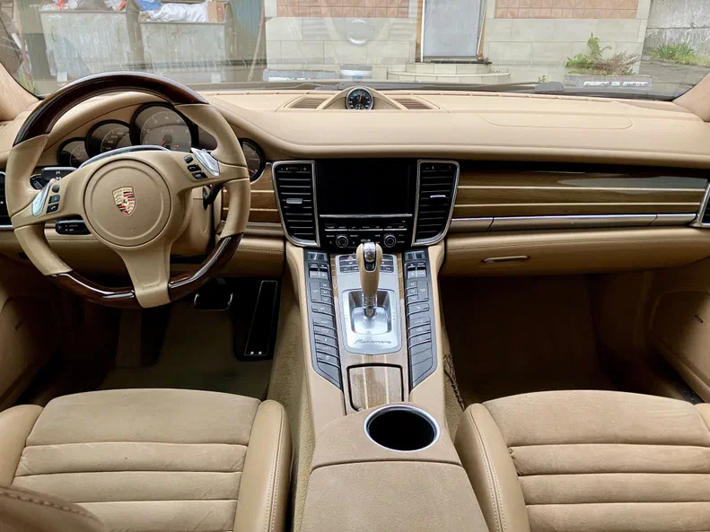 Porsche Panamera 2013 - 10